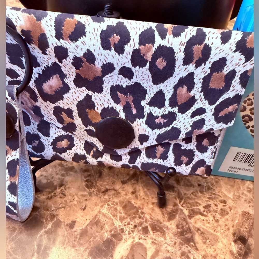 Kaabao RFID Blocking Credit Card Holder & Leopard Print Card Holder and Key Fob - Picture 3 of 13